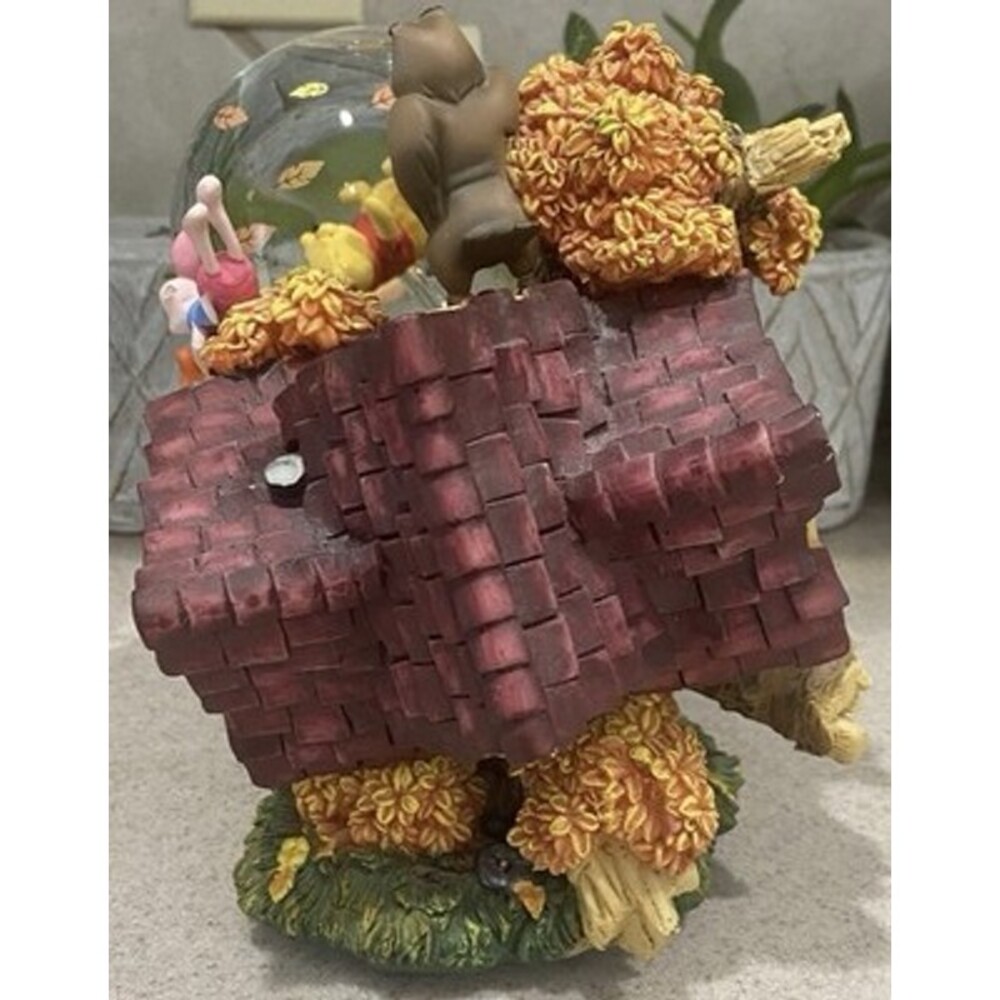 RETIRED WINNIE THE POOH SNOWGLOBE Blustery Day Fallen Treehouse Musical Figurine - Picture 2 of 6